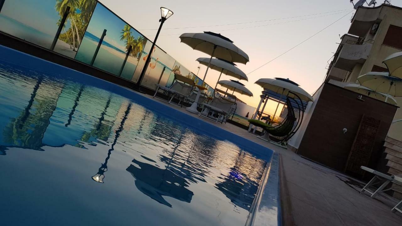 Hotel Antalya - Beach Durrës Eksteriør bilde