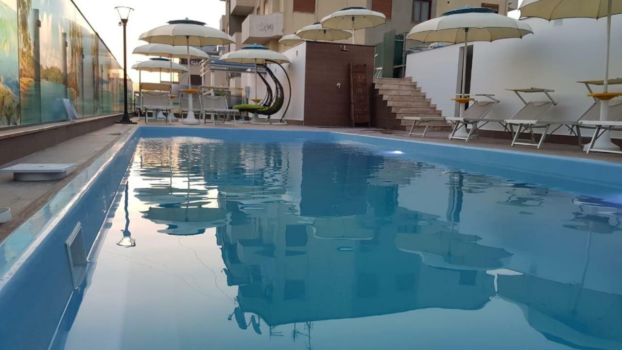 Hotel Antalya - Beach Durrës Eksteriør bilde
