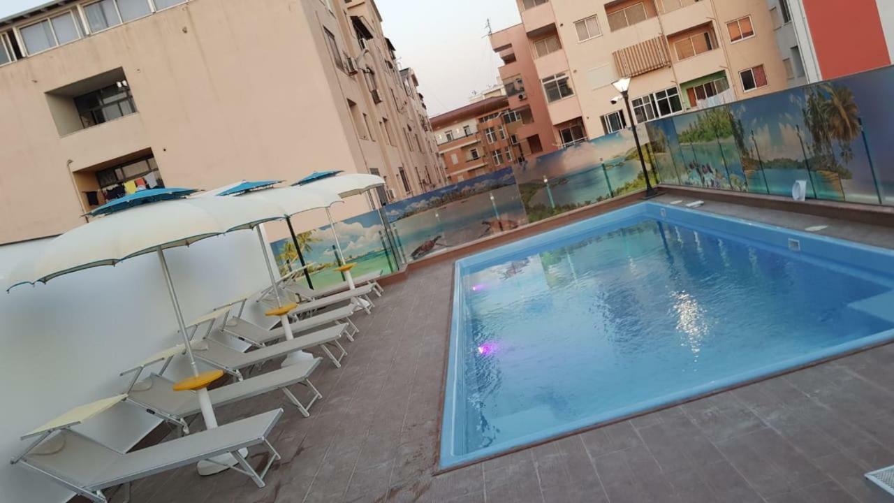 Hotel Antalya - Beach Durrës Eksteriør bilde